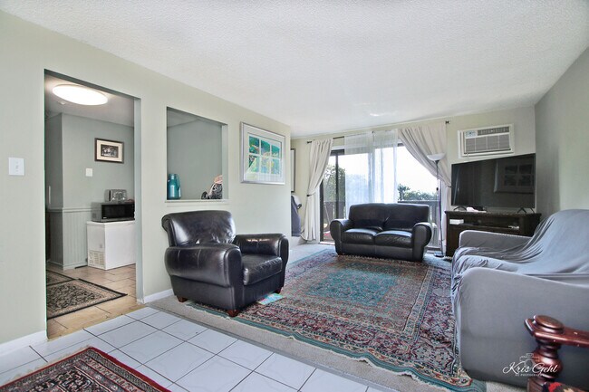 Building Photo - 1003 Centurion Ln