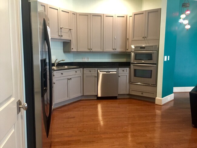 Kitchen - 214 W La Rua St