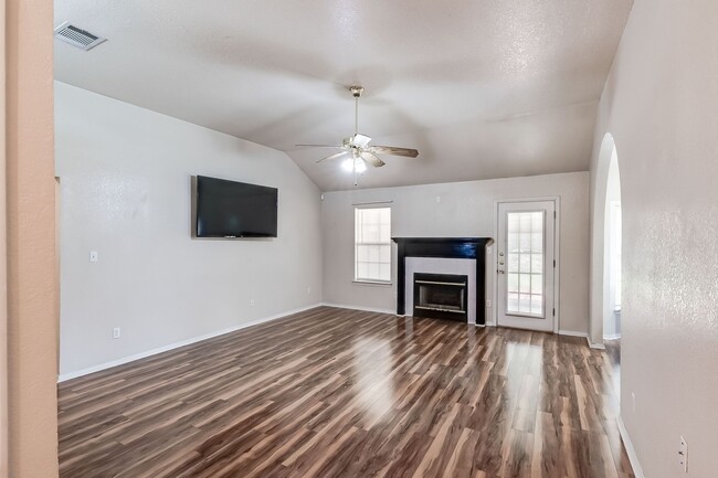 Building Photo - 5316 Trail Dr