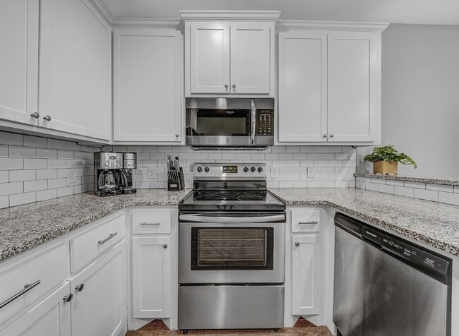 Foto del edificio - 3320 Robin Ln