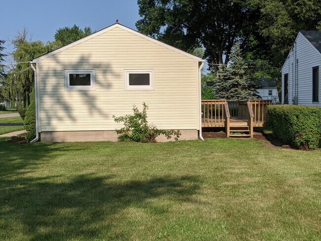 Building Photo - 5012 Home Ave