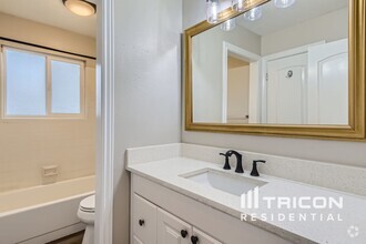 Building Photo - 2248 S 400 W