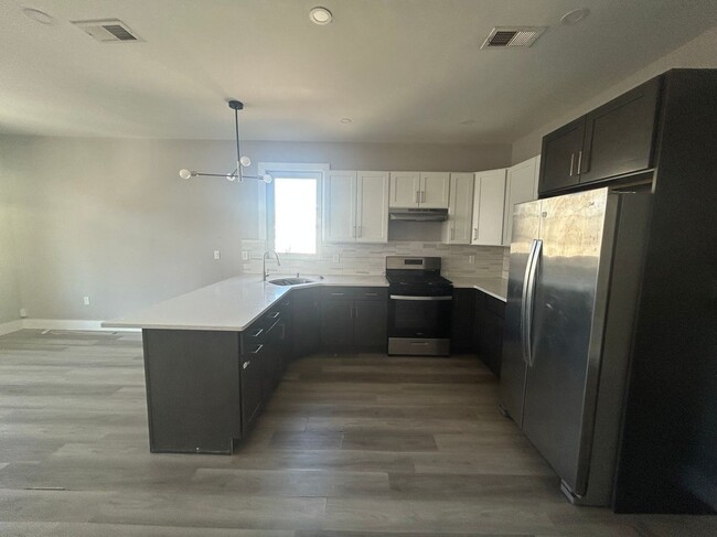 Building Photo - 254 22nd St