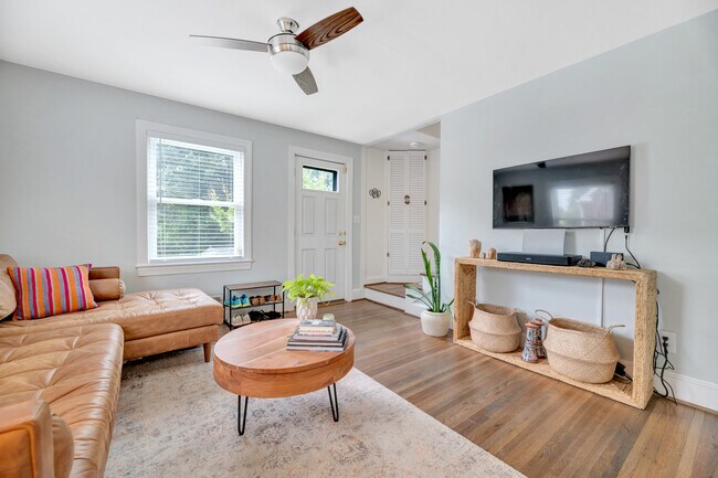 Foto del edificio - 402A E Howell Ave