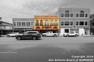 Primary Photo - 142 W San Antonio St