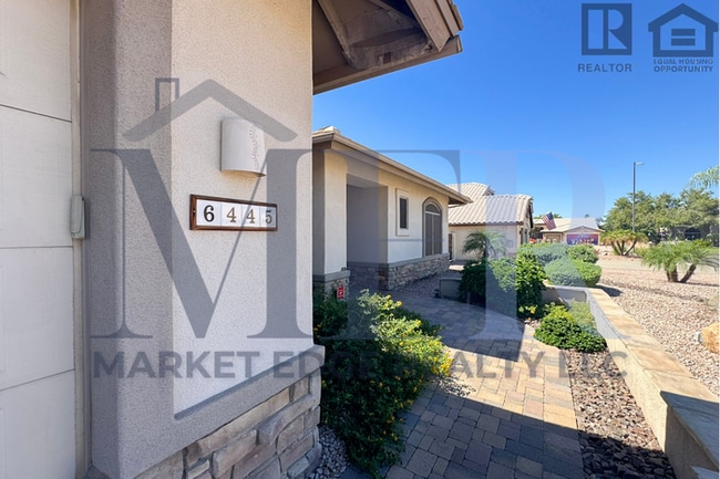 Building Photo - 4Bed/2.5Bath Furnished Home In Glendale! $...