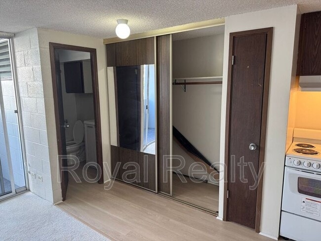 Building Photo - 824 Kinau St