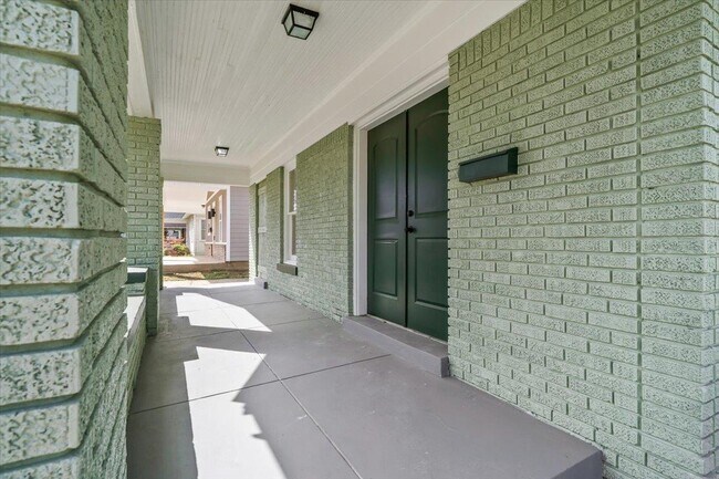 Foto del edificio - 823 N Watkins St