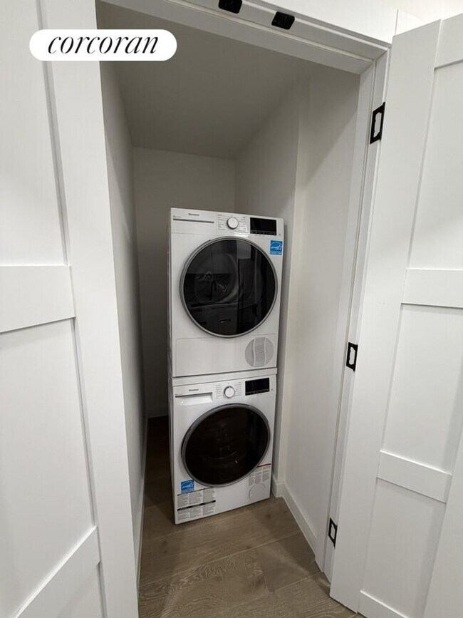 Foto del edificio - 428 E 9th St