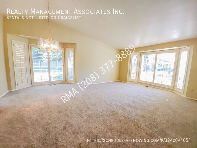 Building Photo - Quality 3 Bedroom House off of Warm Springs