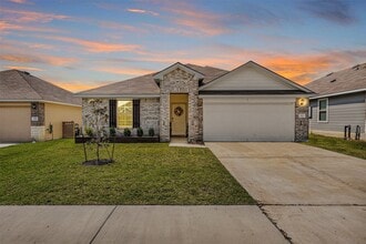 Building Photo - 312 Pecos Dr