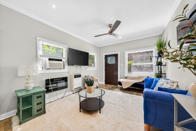 Building Photo - 5915 Lexington Ave