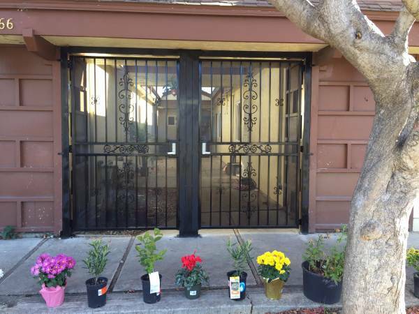 Main entrance - 966 Sobrato Dr