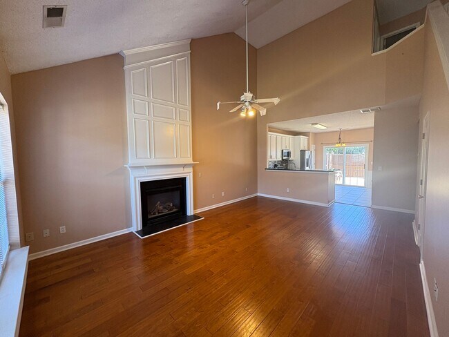 Foto del edificio - 3/2.5 Townhome Available Now!