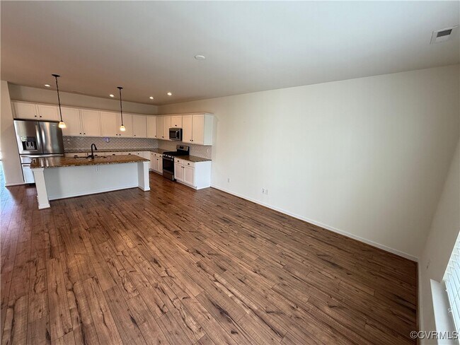 Foto del edificio - 6604 Wy Pt Dr