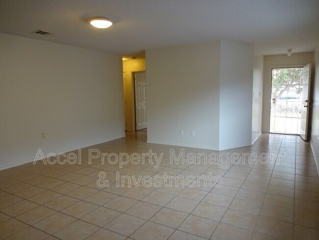 Building Photo - 3109 Queens Ave
