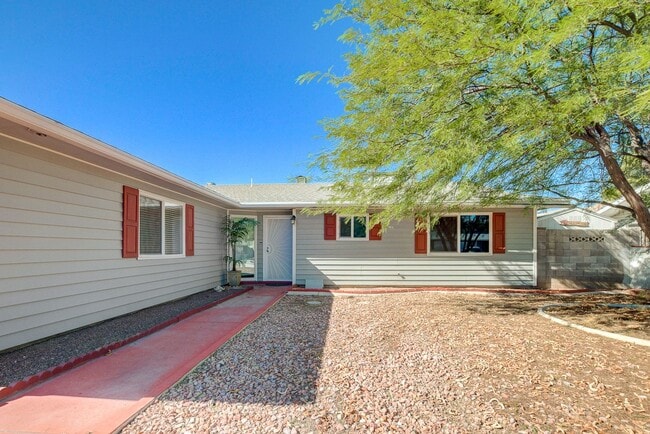 Foto del edificio - Charming Single-Story Home in Prime Northwest Location