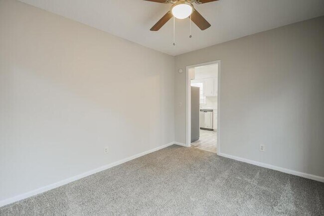 Foto del edificio - 224 Holmsbury Rd