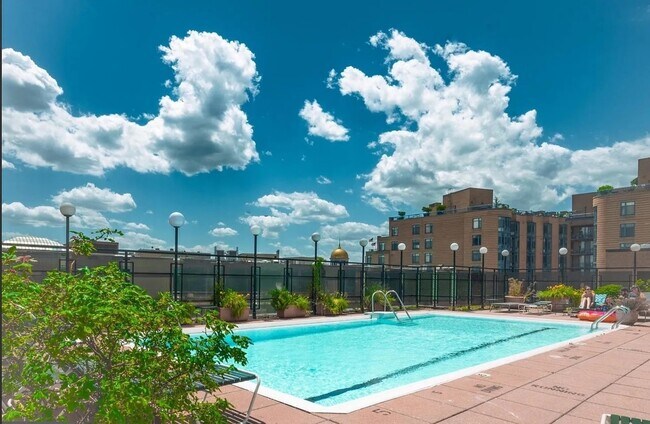 Foto del edificio - 1420 N St NW