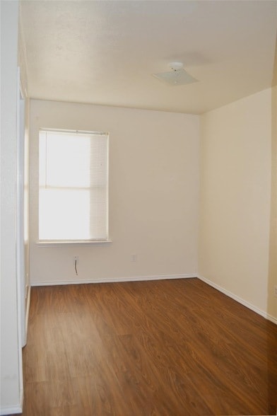 Building Photo - 2526 W Prairie St