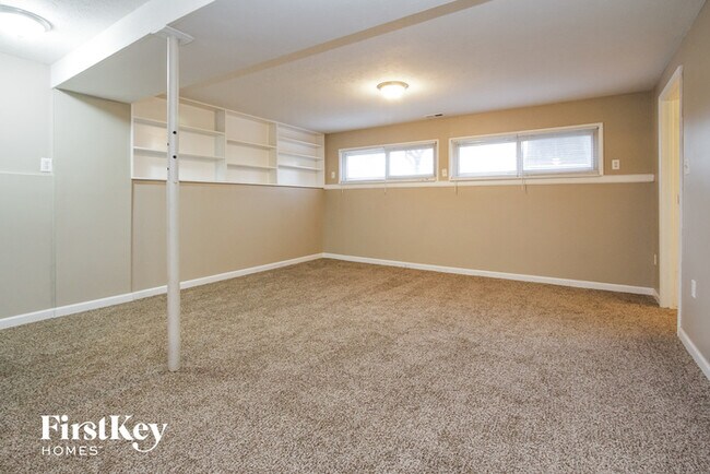 Building Photo - 1839 N Main St