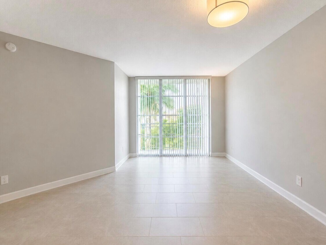 Building Photo - 410 Evernia St