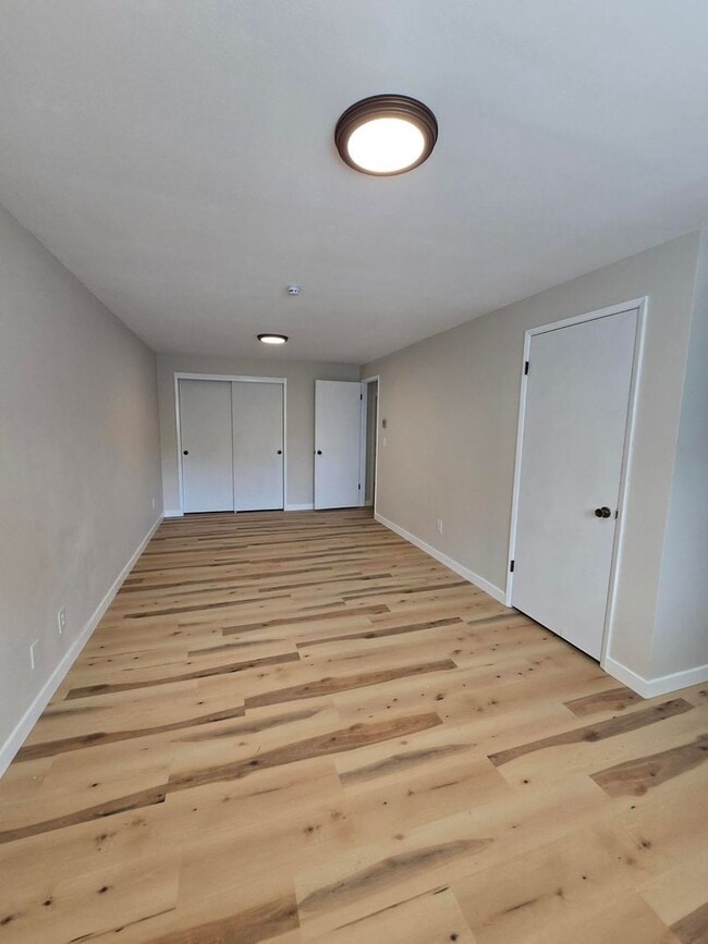 Building Photo - 113 N Hawthorne St
