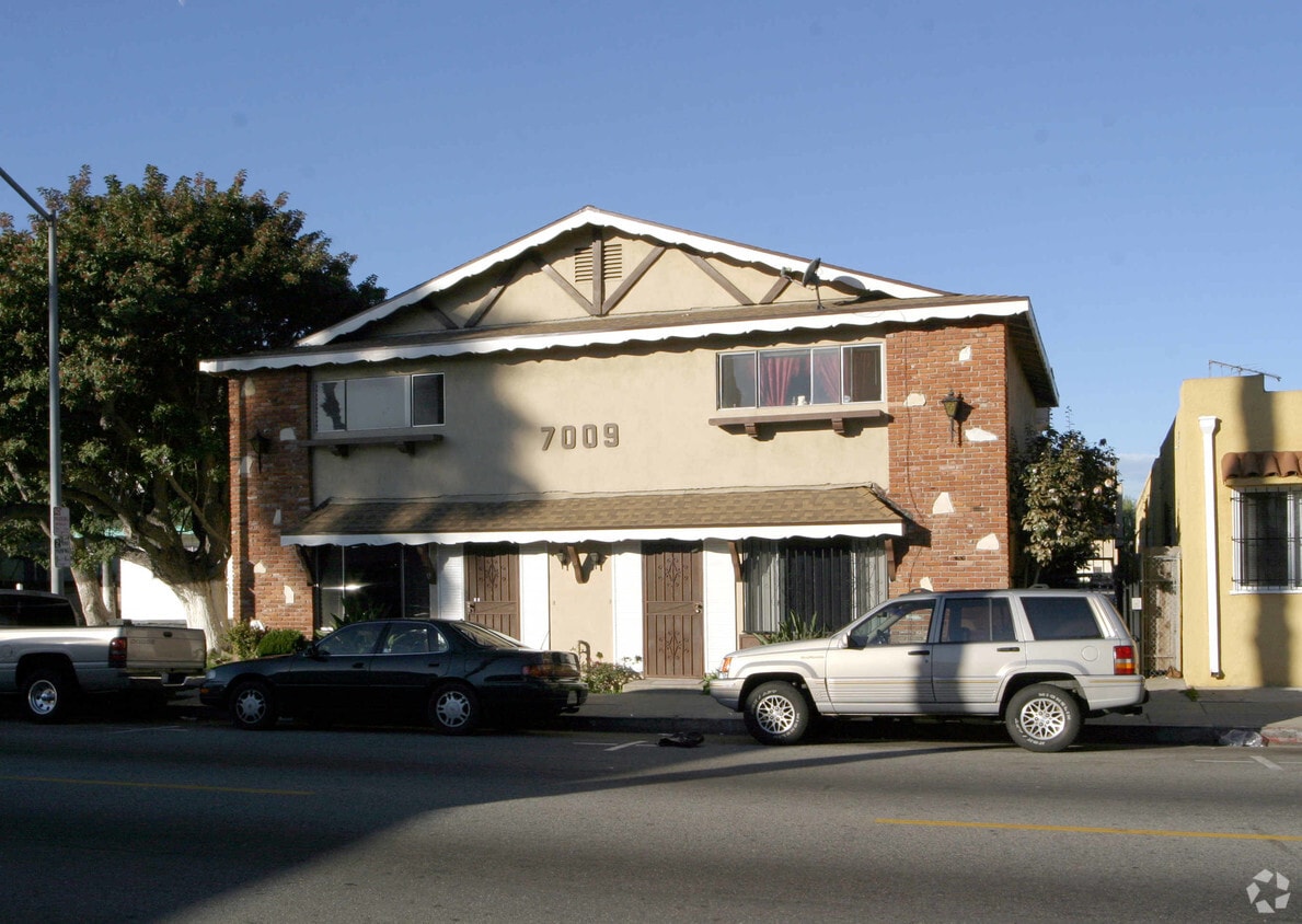 Building Photo - 7009 Seville Ave