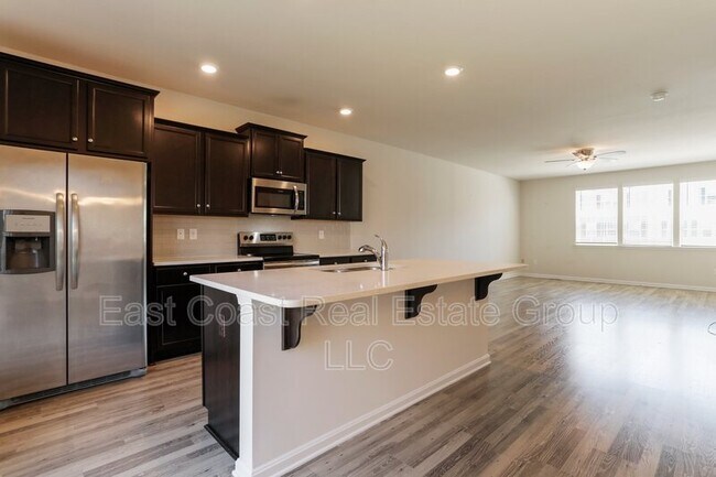 Building Photo - 139 Vespucci Ln