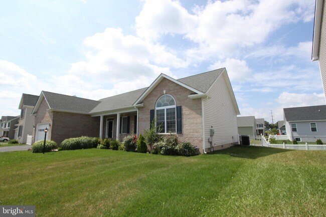 Building Photo - 77 AZERA Dr