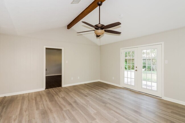 Foto del edificio - 2104 Yorktown Court
