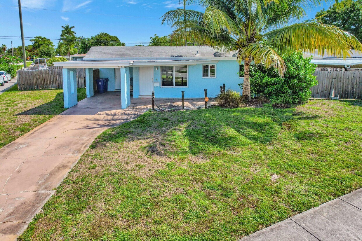 Foto principal - 3241 SW 19th St