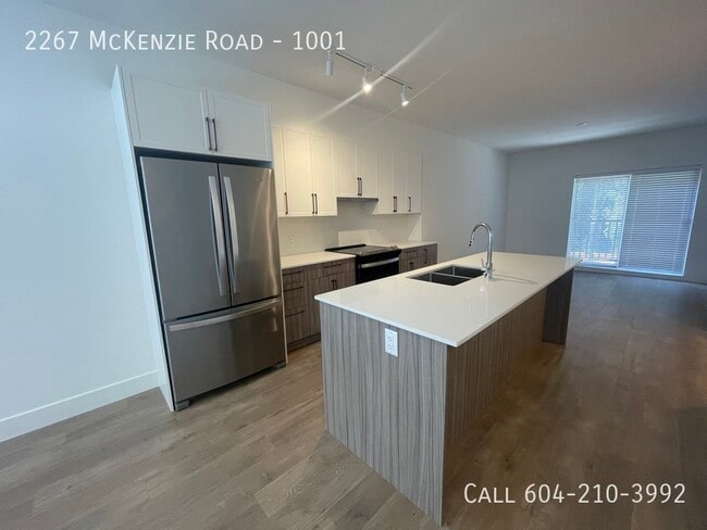 Building Photo - 3 Bedroom Townhouse in McKenzie Mews!