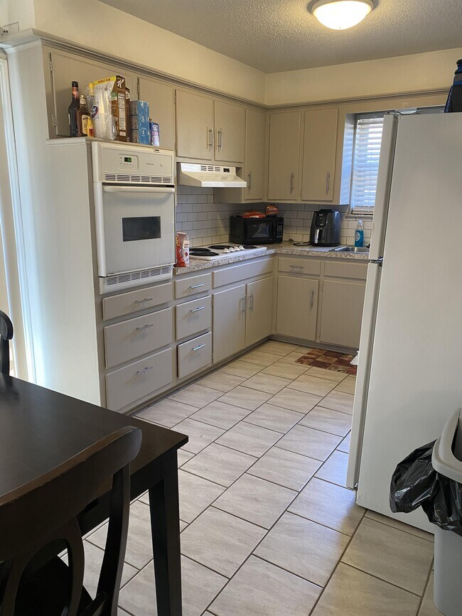 Foto del edificio - 969 Barkley Cir