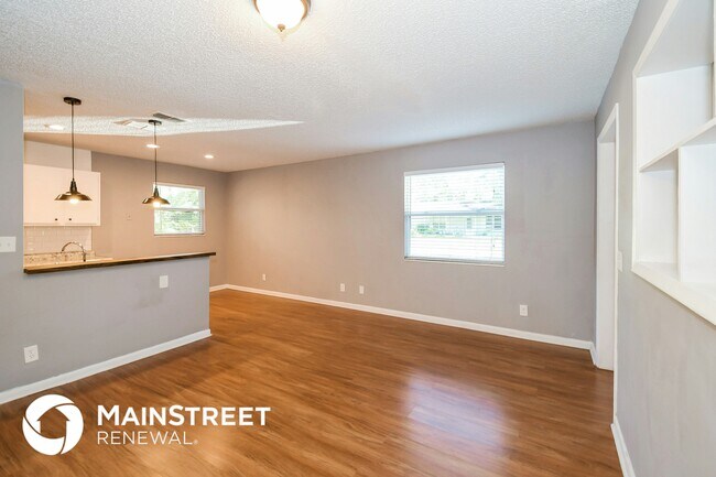 Foto del edificio - 868 Filmore Ln