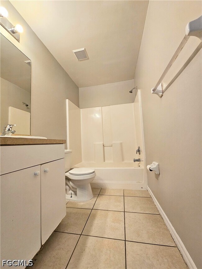 Foto del edificio - 230 Hightower Ave S