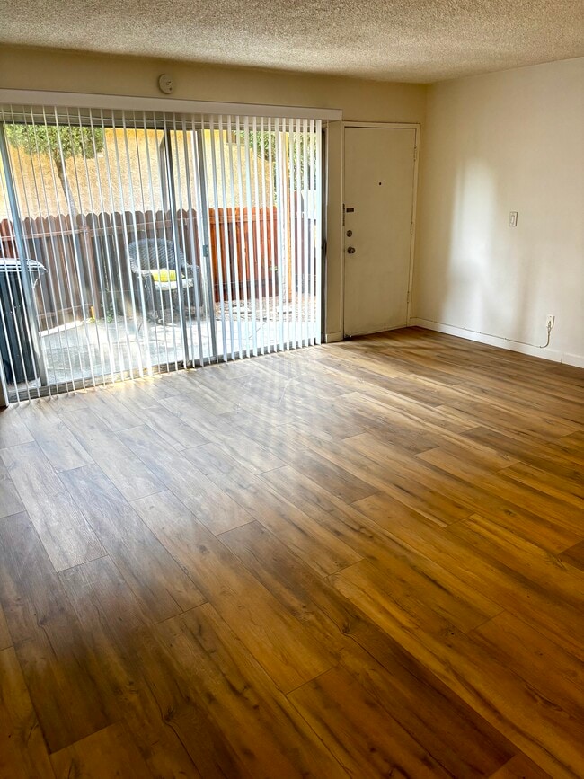 Building Photo - Villa Valencia Apartments