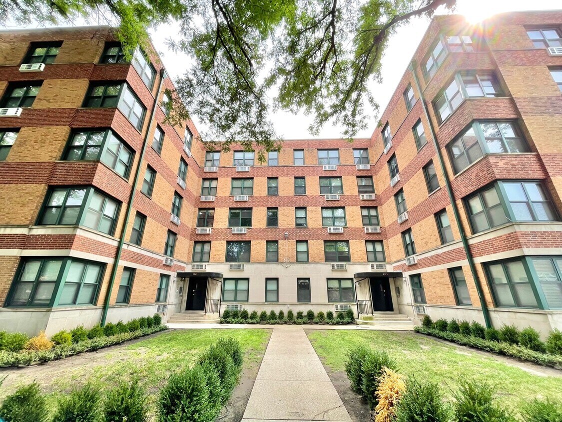 2545 W Fitch Ave Unit 207, Chicago, IL 60645 Condo for Rent in
