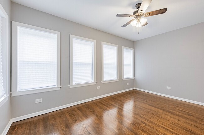 Foto del edificio - 1721 N Meade Ave