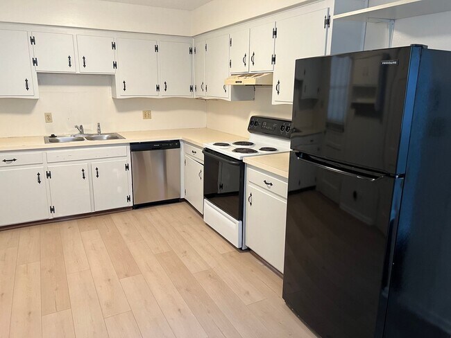 Foto del edificio - 717 A Grove Avenue, Raleigh- Bev Roberts R...