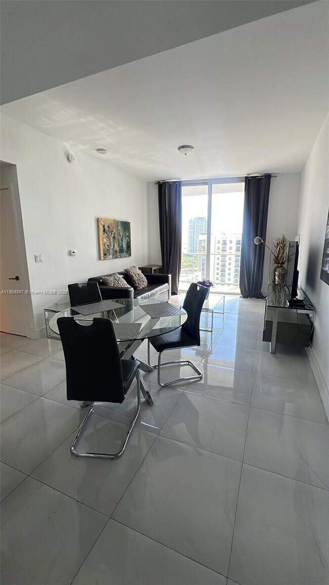 Foto del edificio - 1010 SW 2nd Ave