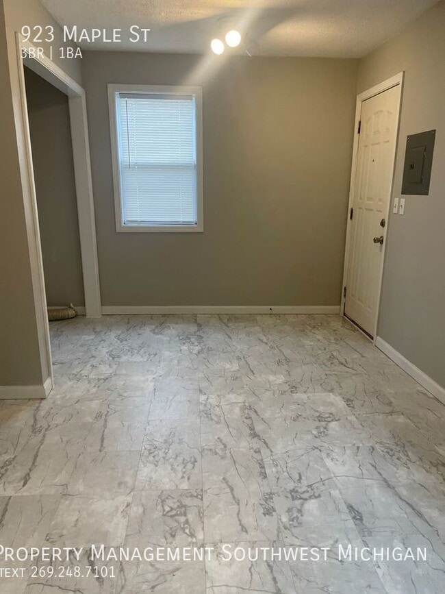 Building Photo - Lovely 3 bedroom, 1 bath home in Niles Mic...