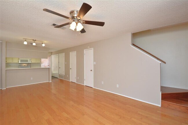 Building Photo - 6909 Old Quarry Ln