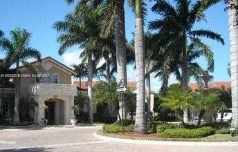 Building Photo - 207 Villa Cir