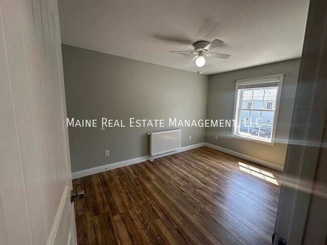 Building Photo - 33 Basketball Ct