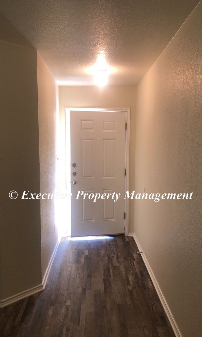 Foto del edificio - 1140-1142 County Road 4804