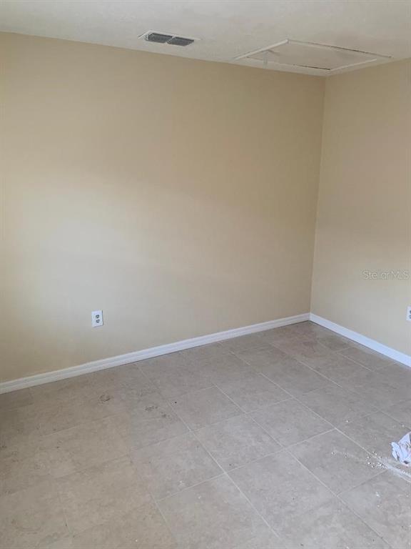 Foto del edificio - 2482 Chestnut Woods Dr