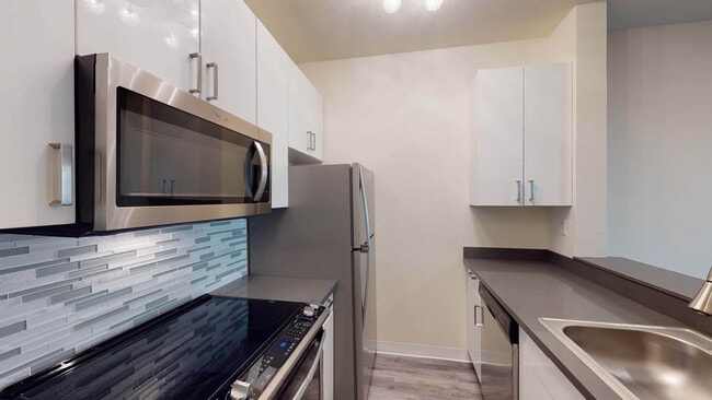 Interior Photo - 2000 Post