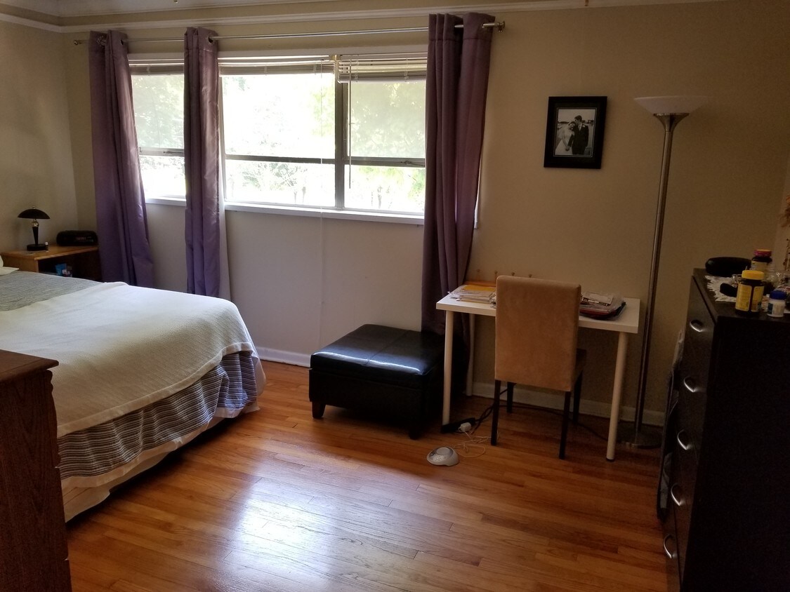 Foto principal - 1352 North Avenue NE