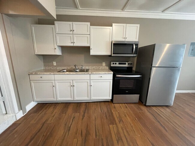 Foto del edificio - 1204 Calhoun Ave Utilities Included